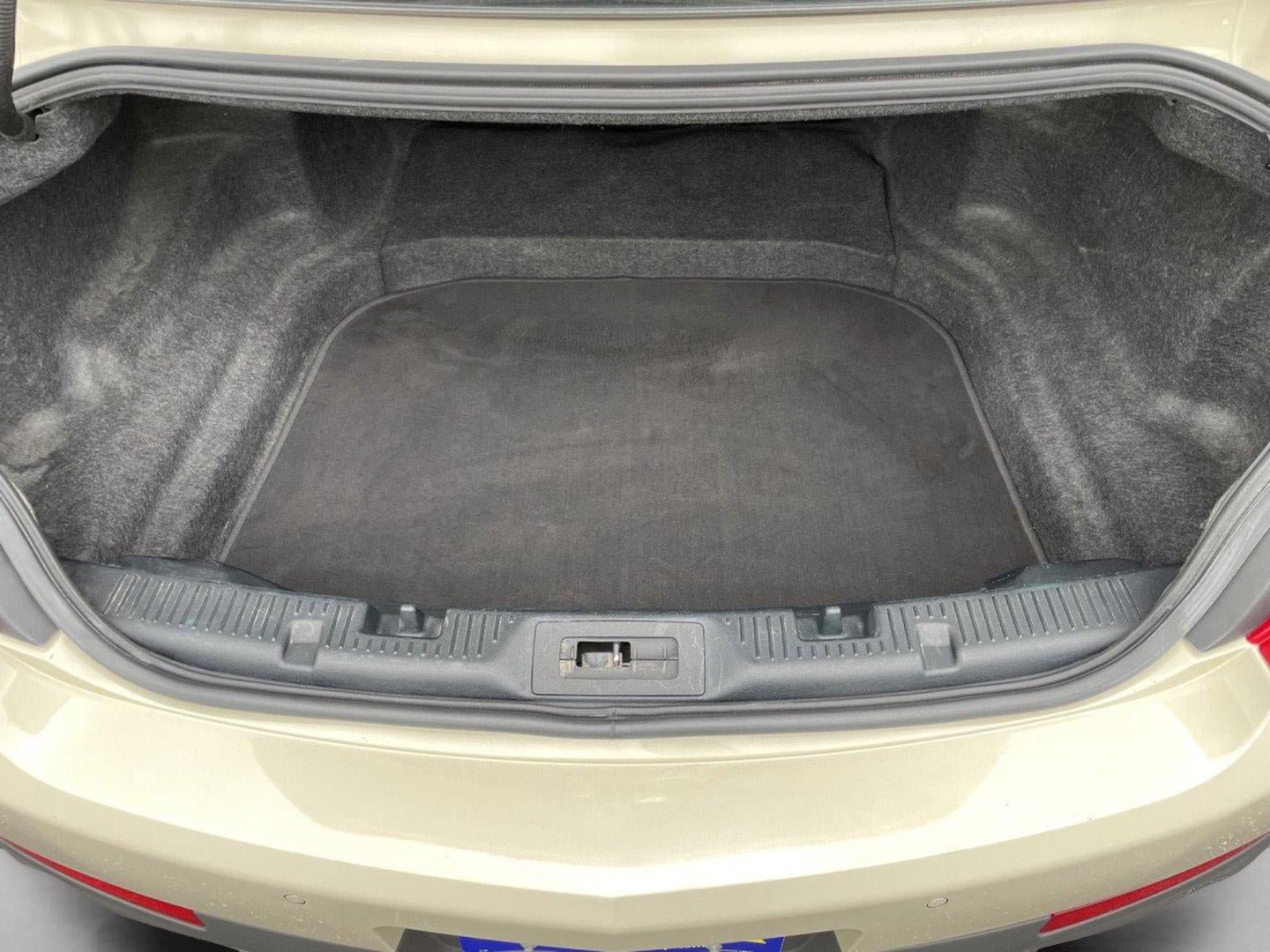 Used 2016 Lincoln MKS AWD w/ Equipment Group 101A image 27