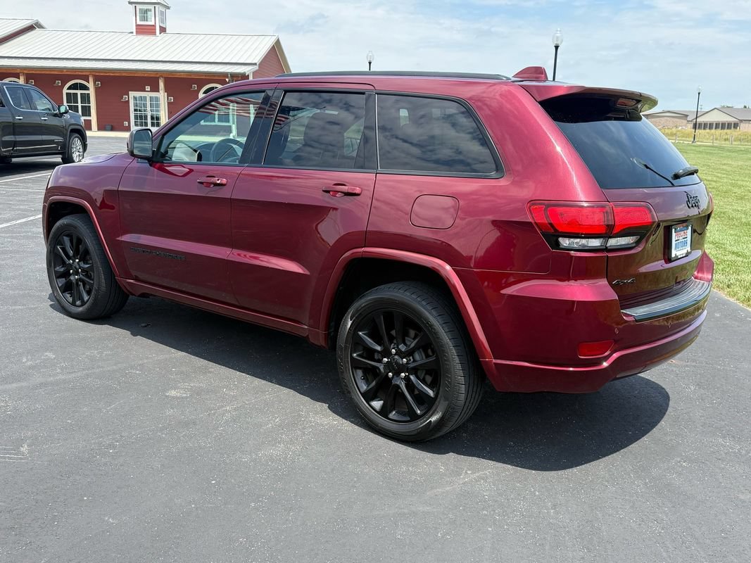 Used 2018 Jeep Grand Cherokee Altitude AWD/4WD image 7