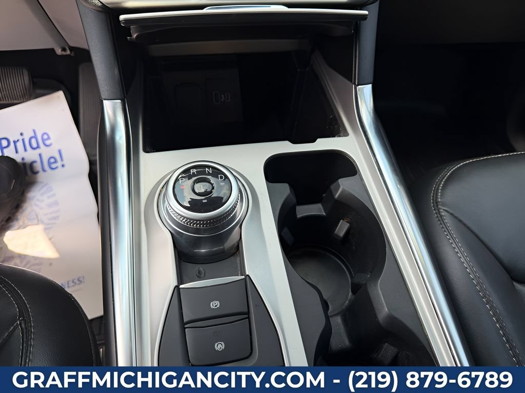 Used 2022 Ford Explorer XLT w/ Equipment Group 202A AWD/4WD image 18