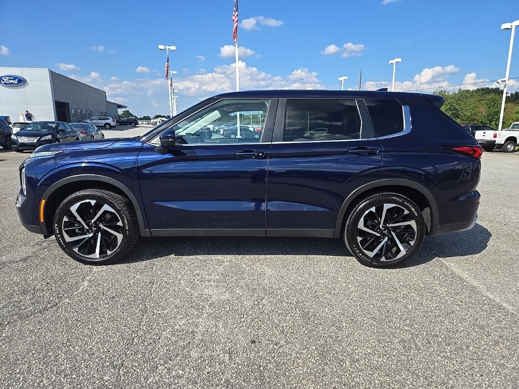 Used 2024 Mitsubishi Outlander SE image 8