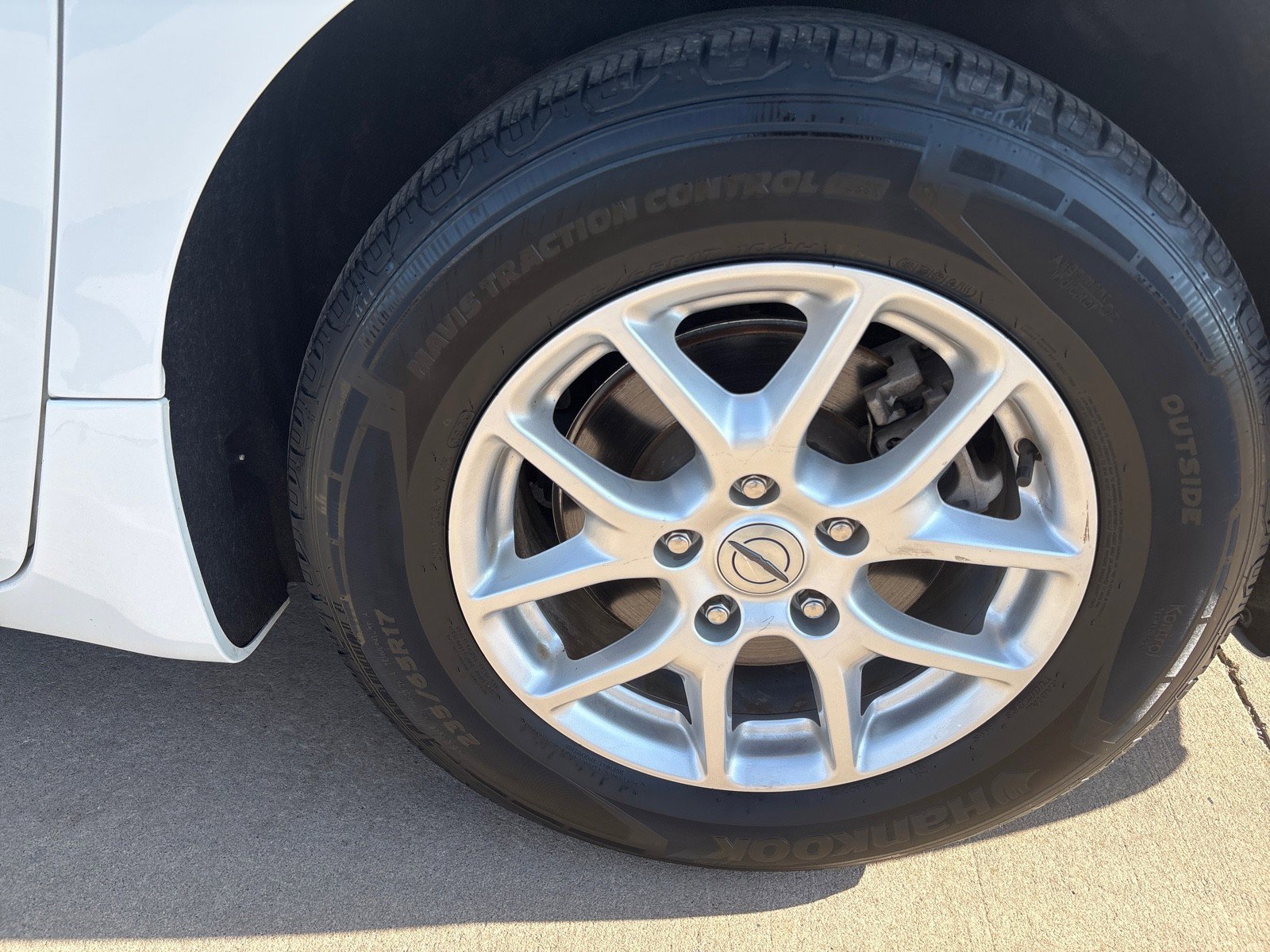 Used 2023 Chrysler Pacifica Touring-L image 12