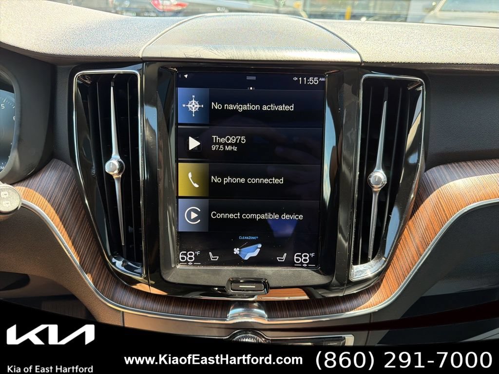 Used 2021 Volvo XC60 T5 Momentum AWD/4WD image 30