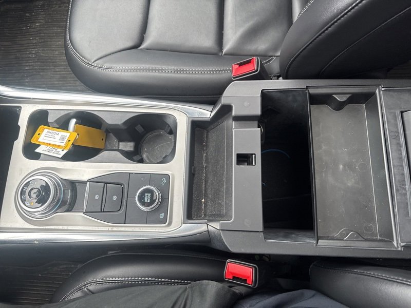 Used 2022 Ford Explorer XLT w/ Equipment Group 202A image 21