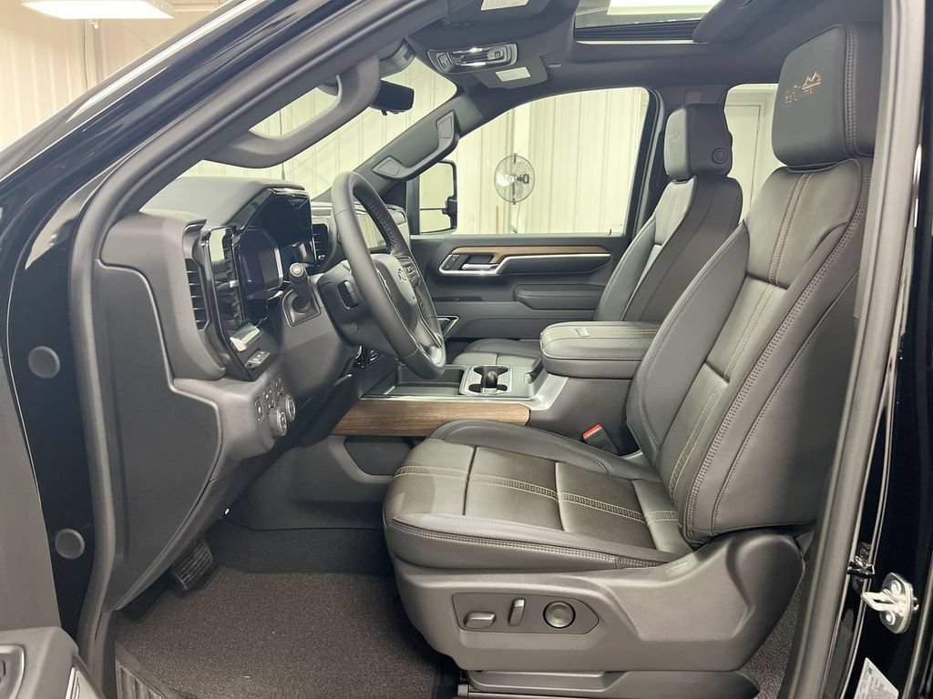 New 2026 Chevrolet Silverado 2500 High Country w/ High Country Premium Package AWD/4WD image 21