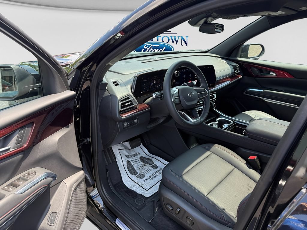 Used 2026 Chevrolet Traverse Z71 w/ LPO, Floor Liner Package AWD/4WD image 25