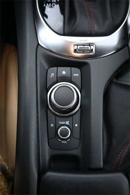 Used 2022 Volvo V60 T5 Cross Country w/ Advanced Package image 11