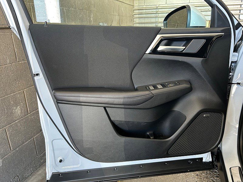 New 2025 Mitsubishi Outlander ES image 29