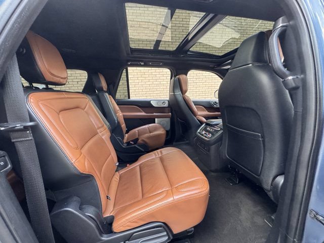 Used 2020 Lincoln Navigator L Reserve w/ Luxury Package AWD/4WD image 25