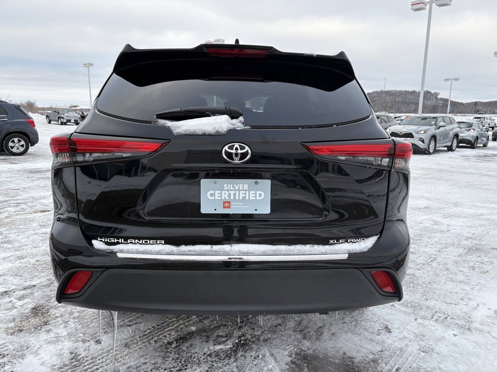 Certified 2022 Toyota Highlander XLE image 4