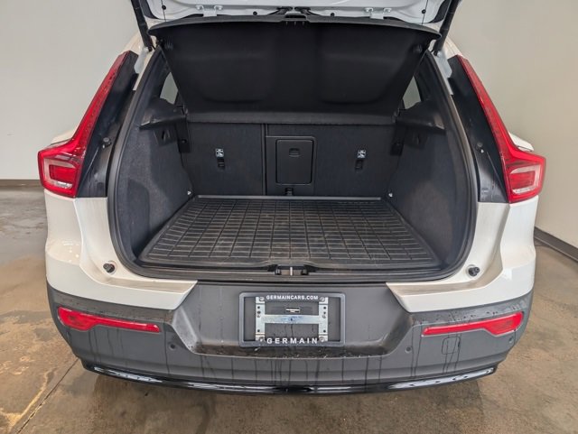 Used 2026 Volvo XC40 B5 Core w/ Climate Package image 5