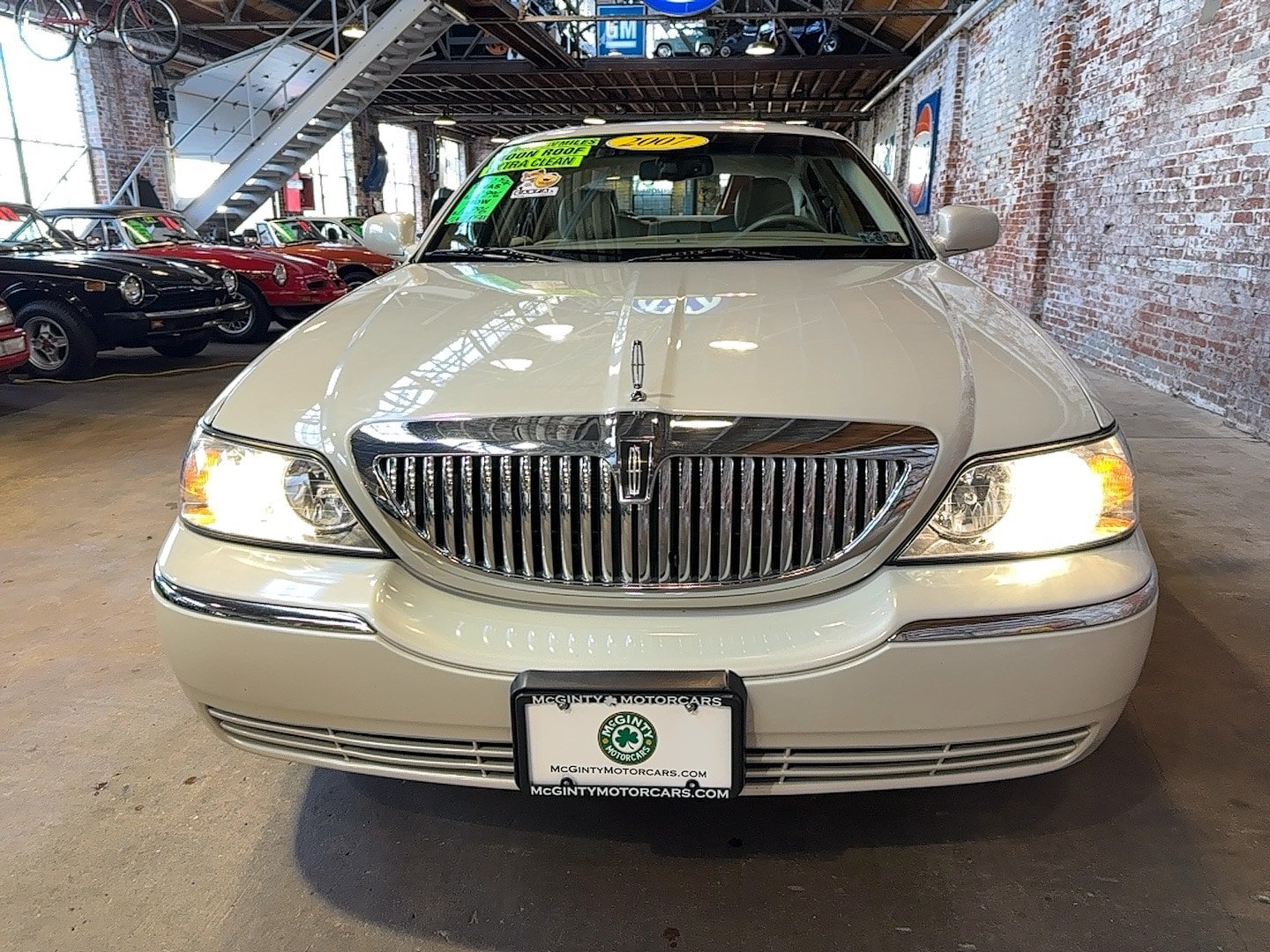 Used 2007 Lincoln Town Car Signature RWD image 7