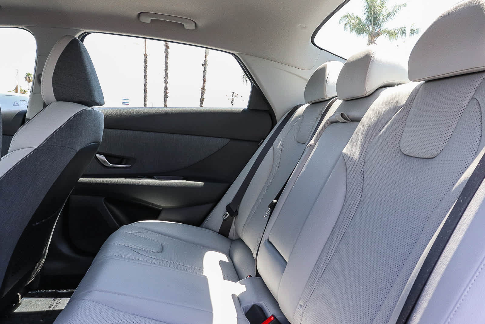 Used 2026 Hyundai Elantra Limited FWD image 24