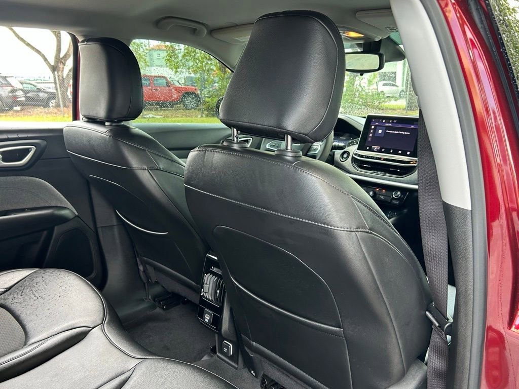 Certified 2022 Jeep Compass Latitude image 40