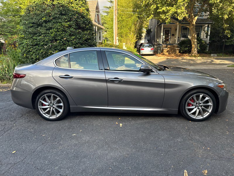 Used 2019 Alfa Romeo Giulia AWD image 6