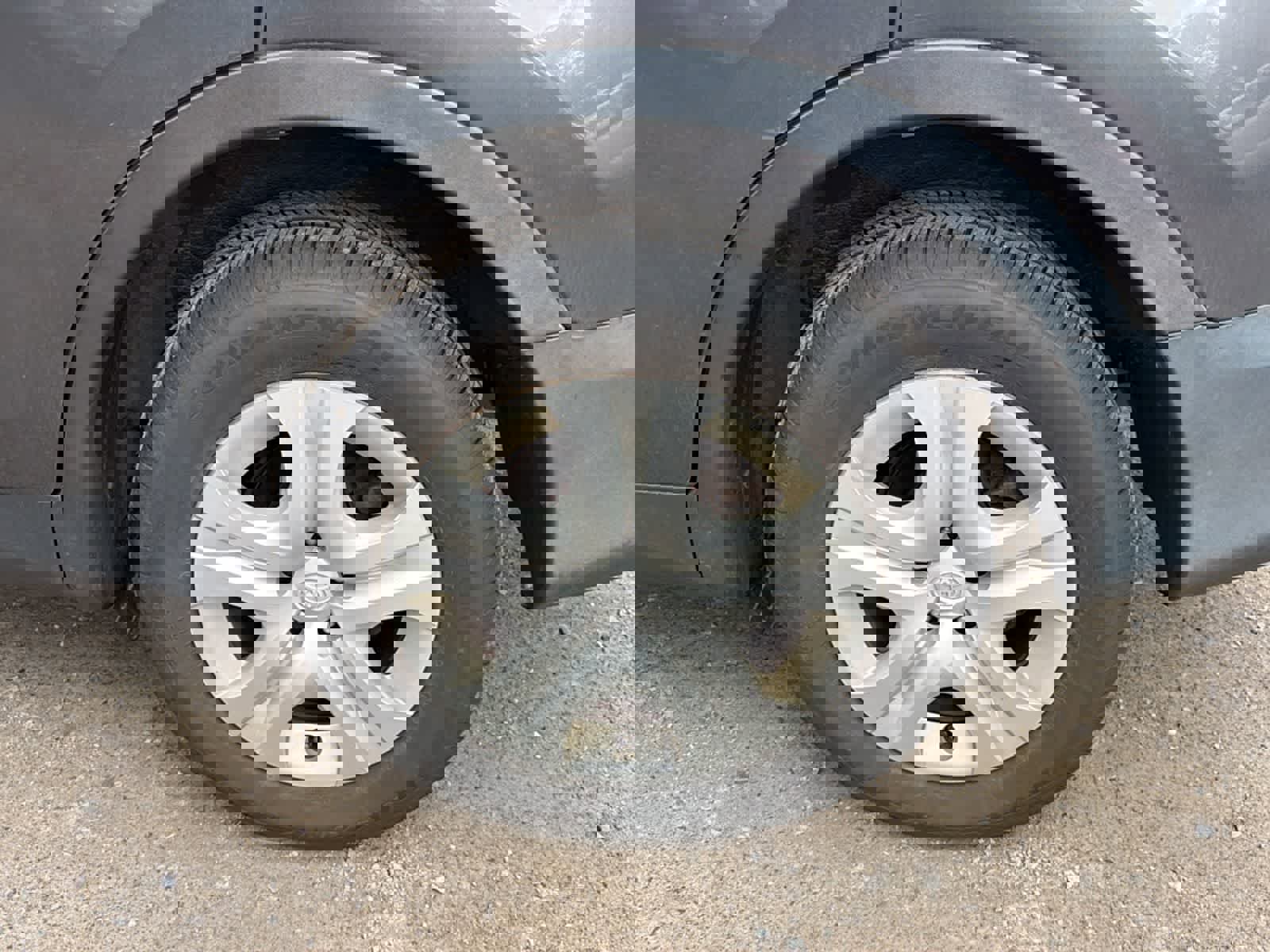 Used 2015 Toyota RAV4 LE image 21