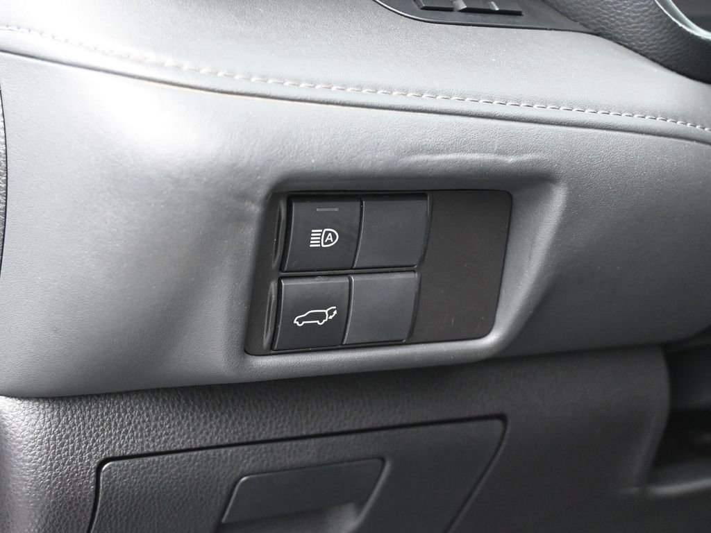 Used 2023 Toyota Highlander LE image 15