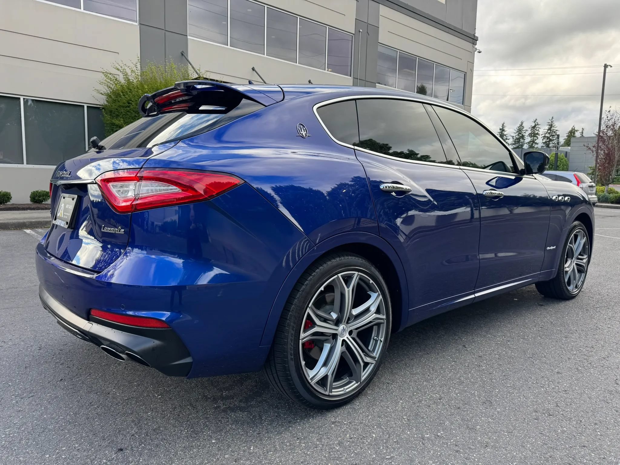 Used 2019 Maserati Levante GranSport AWD/4WD image 11