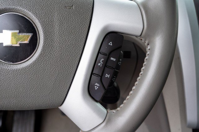 Used 2012 Chevrolet Traverse LT FWD image 24