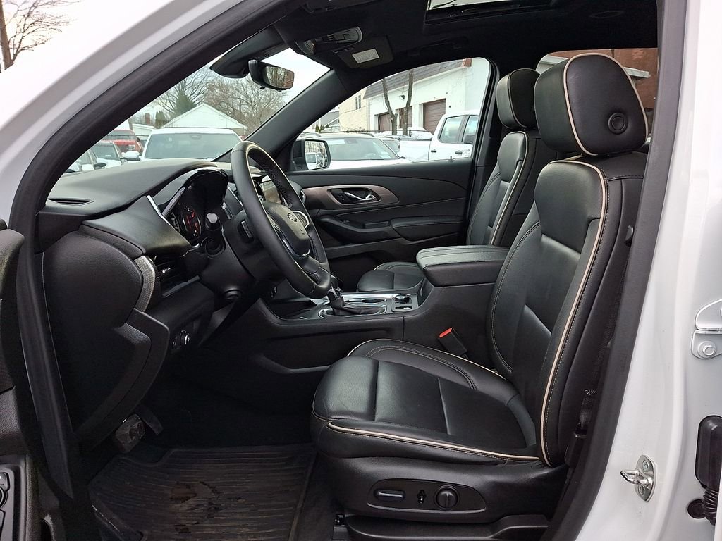 Used 2024 Chevrolet Traverse Premier w/ Redline Edition image 14