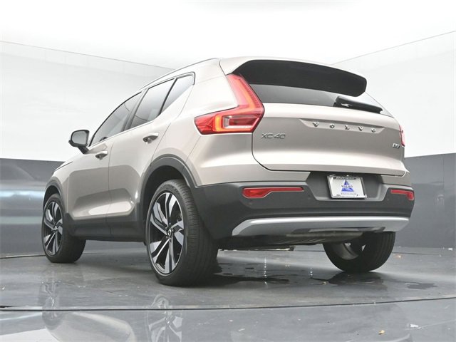 Used 2024 Volvo XC40 B5 Plus w/ Protection Package Premier image 40