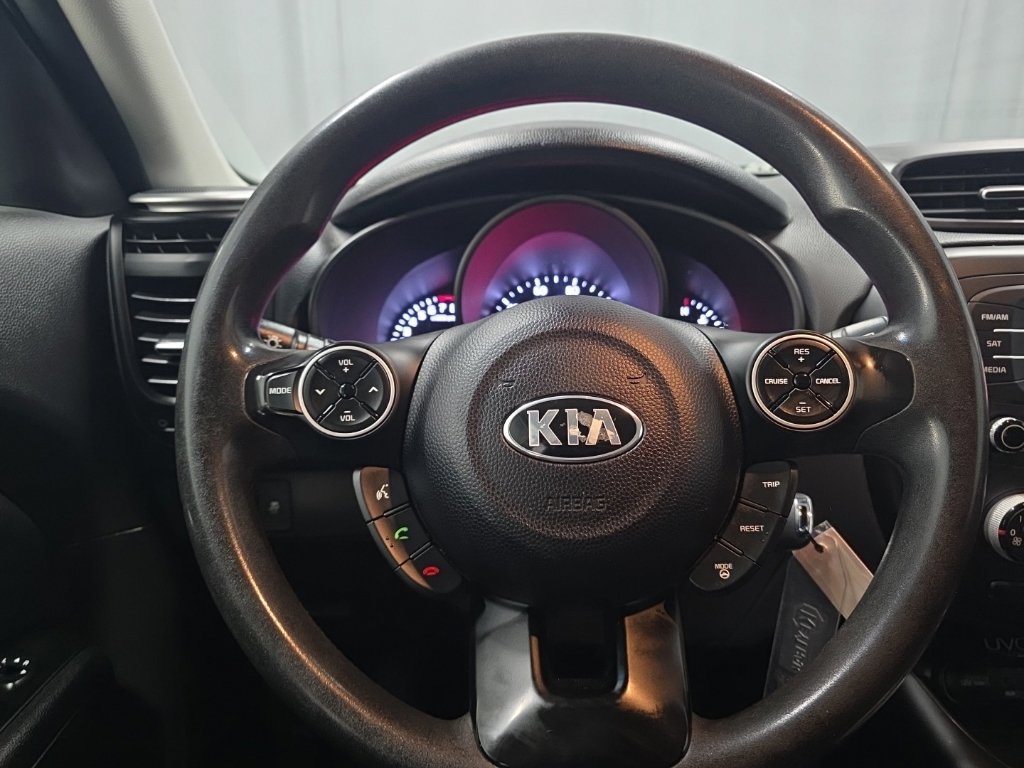Used 2015 Kia Soul FWD image 9