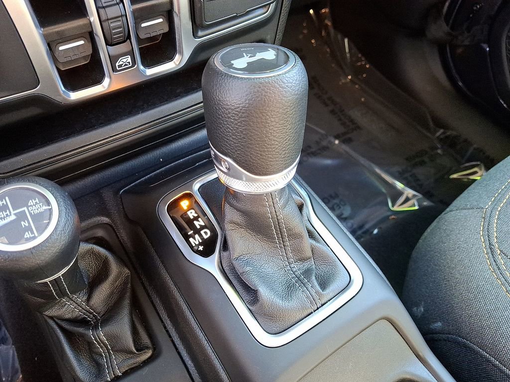 Used 2025 Jeep Wrangler Unlimited Sahara image 14