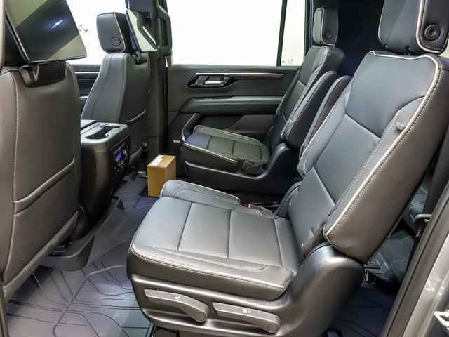 New 2026 Chevrolet Suburban Premier image 10