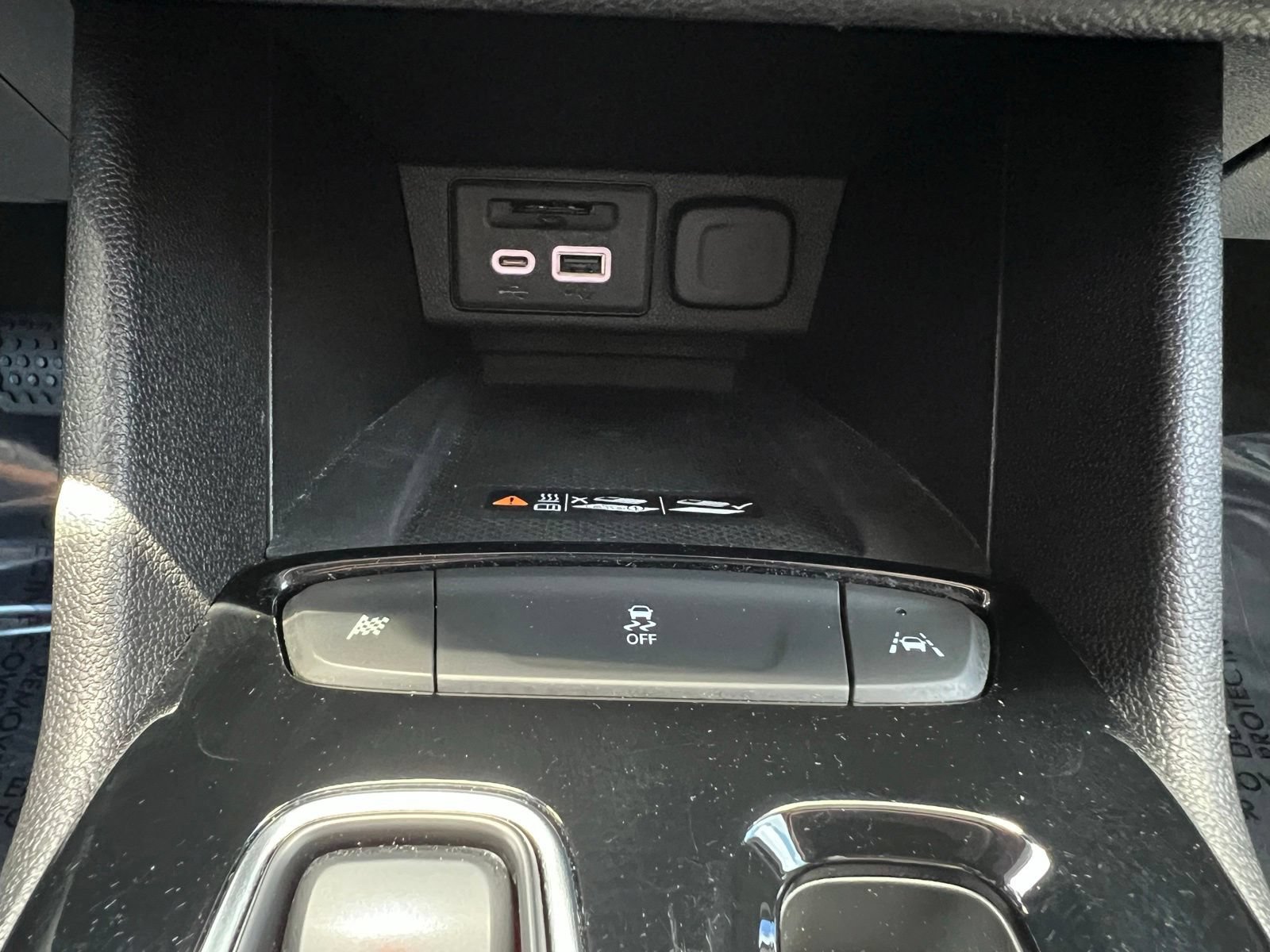 Used 2022 Chevrolet Bolt EUV Premier w/ Super Cruise Package FWD image 38