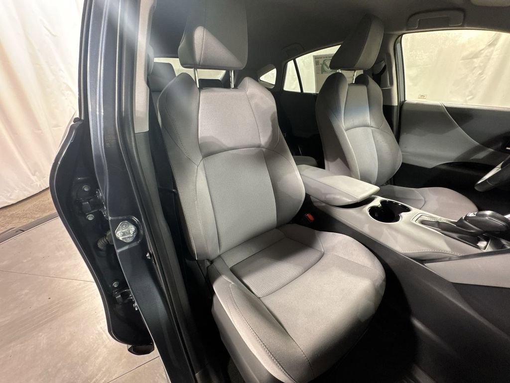 Used 2021 Toyota Venza LE image 31