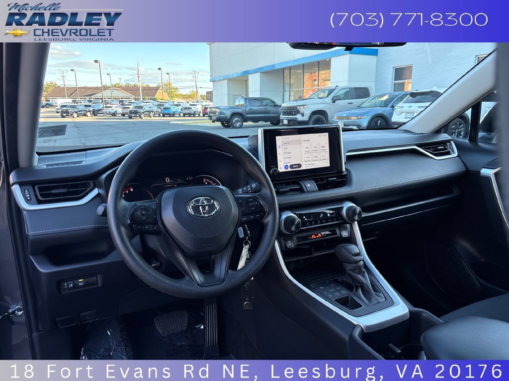 Used 2025 Toyota RAV4 LE AWD/4WD image 14