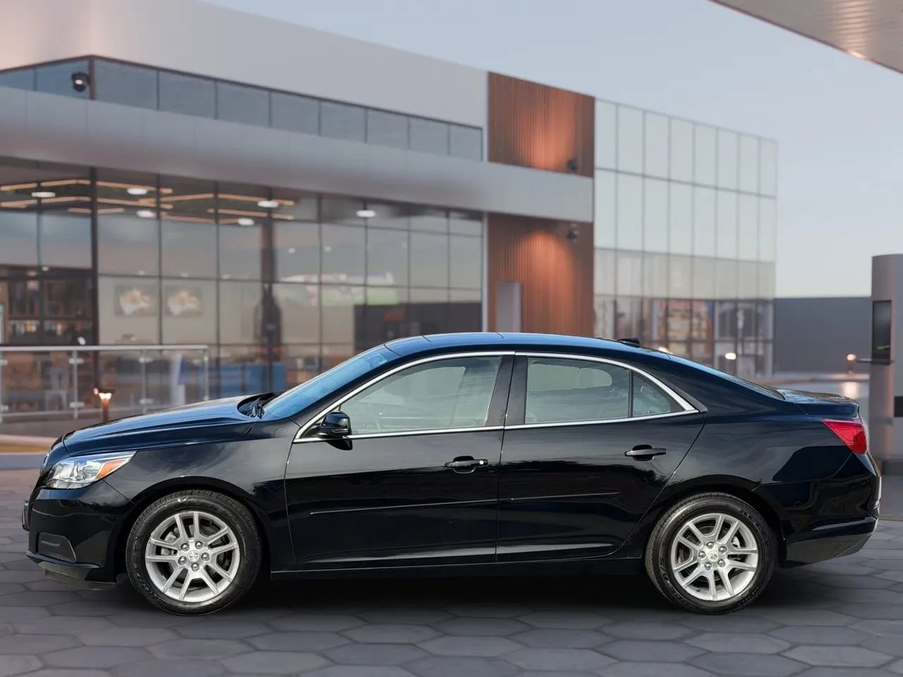 Used 2013 Chevrolet Malibu LT w/ Power Convenience Package image 4
