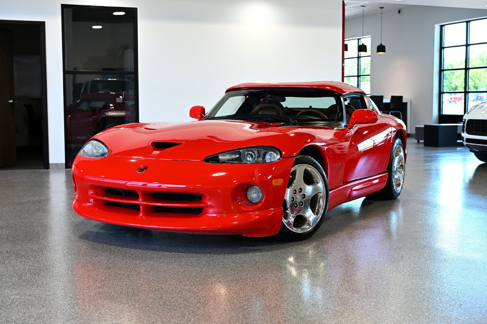 Used 2001 Dodge Viper RT/10 RWD image 1