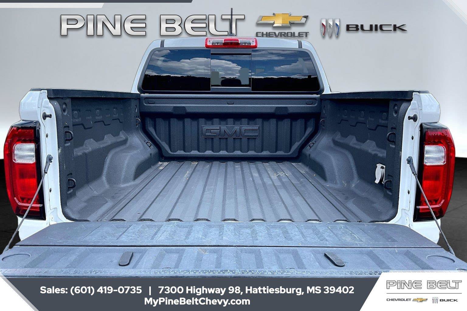 Used 2023 GMC Canyon AT4 w/ Technology Package AWD/4WD image 5