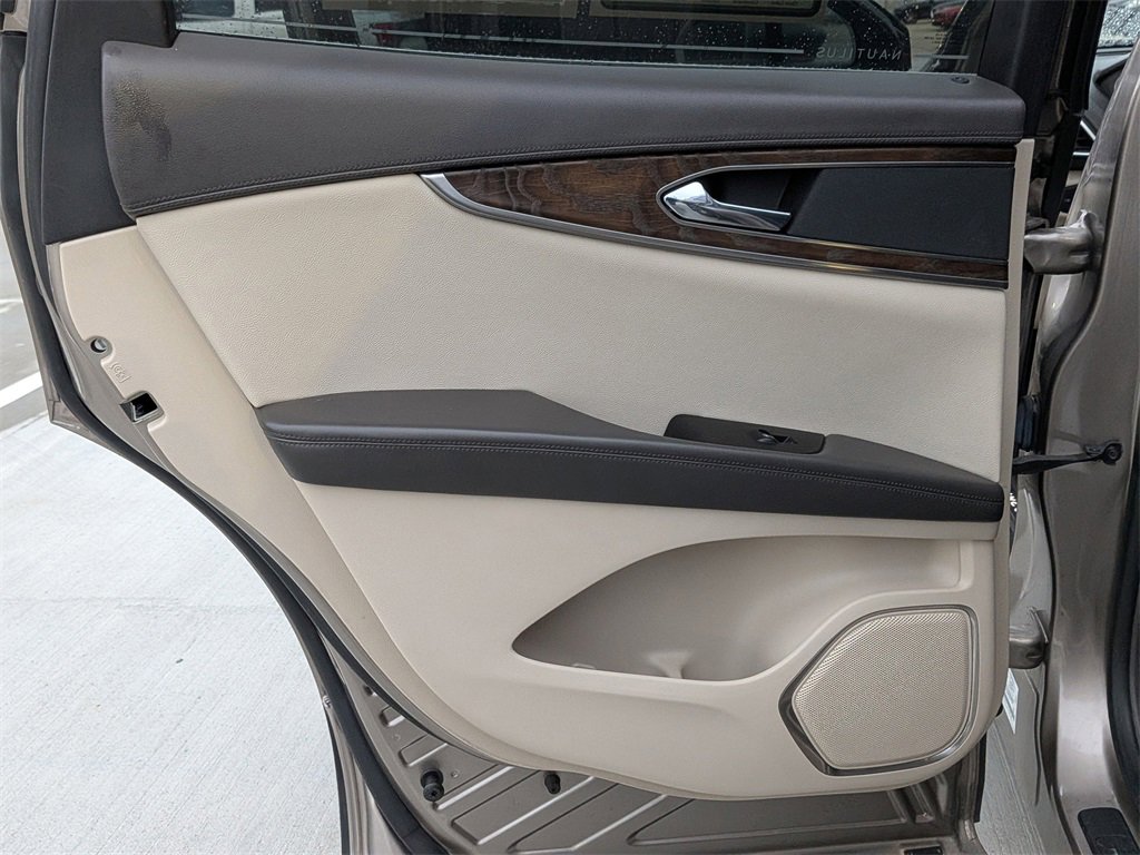 Used 2019 Lincoln Nautilus Select image 24