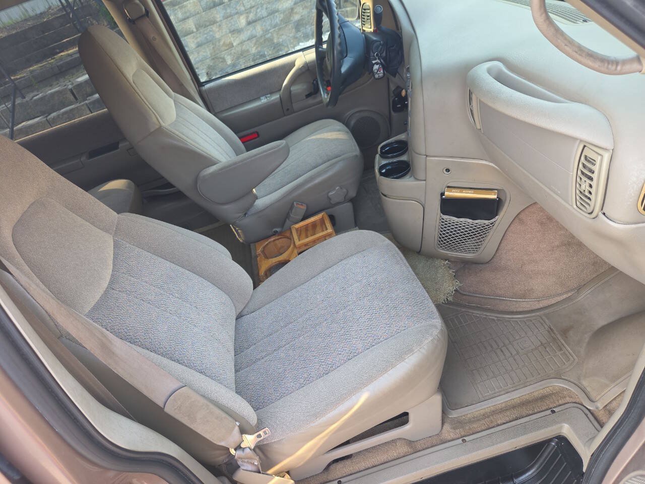 Used 2002 Chevrolet Astro Passenger AWD image 22