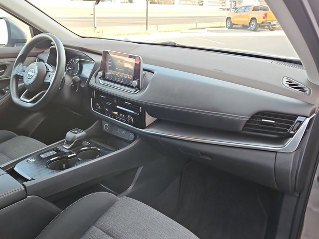 Used 2022 Nissan Rogue SV image 21