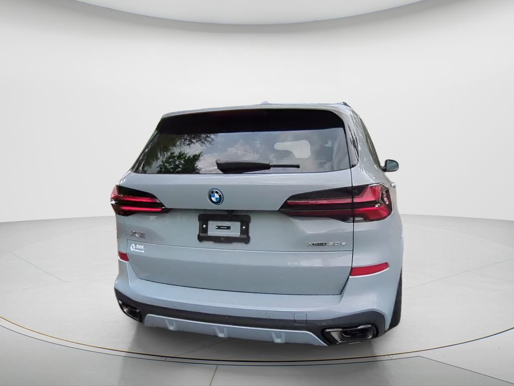 New 2026 BMW X5 xDrive50e image 4