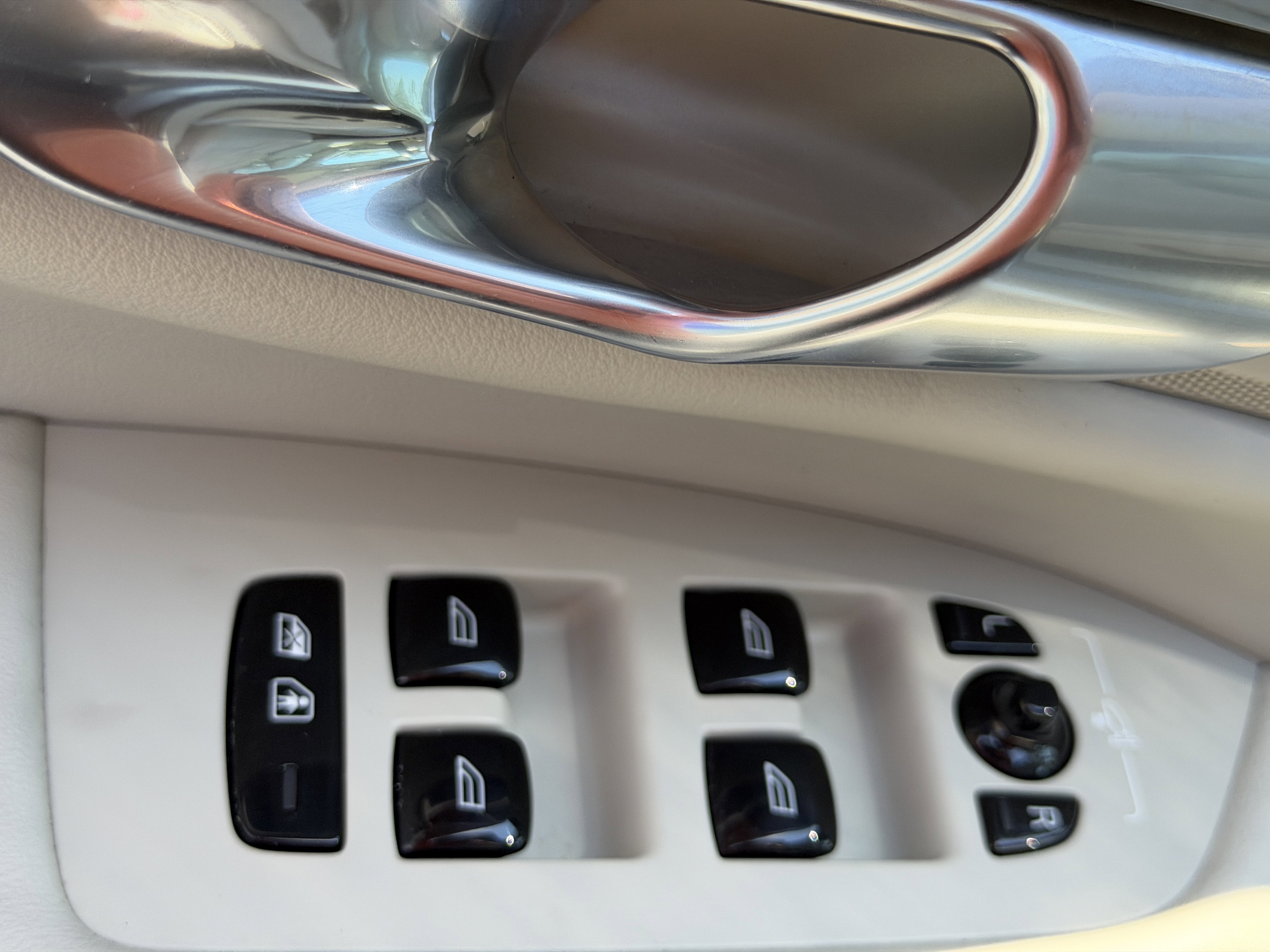 Certified 2023 Volvo XC90 B6 Plus AWD/4WD image 17
