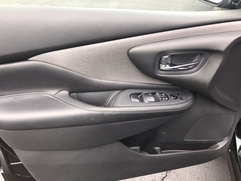 Used 2023 Nissan Murano SV w/ SV Midnight Edition Package FWD image 13