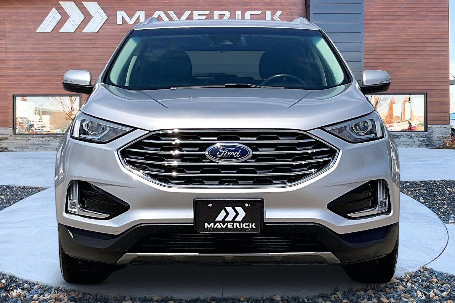 Used 2019 Ford Edge Titanium AWD/4WD image 2