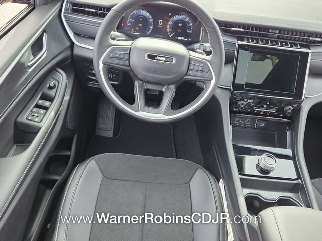 New 2025 Jeep Grand Cherokee L Altitude RWD image 7