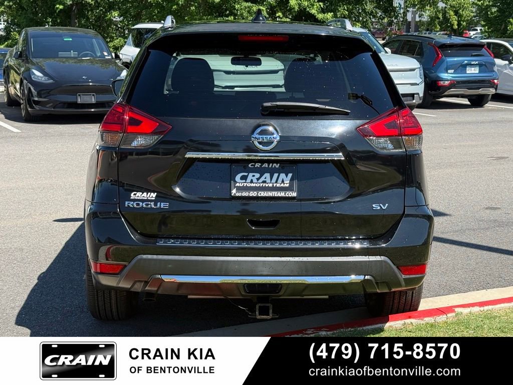 Used 2017 Nissan Rogue SV w/ SV Premium Package FWD image 6