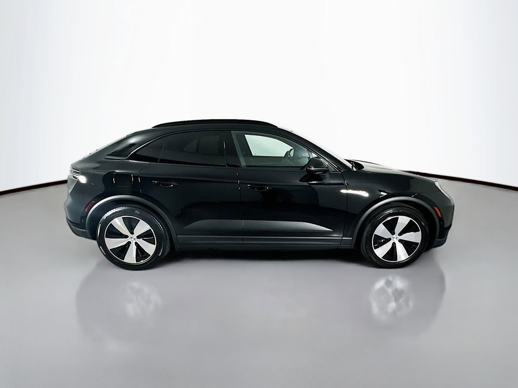 Certified 2025 Porsche Macan Electric RWD image 8