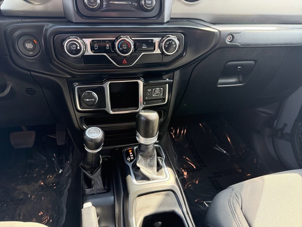 Used 2021 Jeep Gladiator Sport image 11