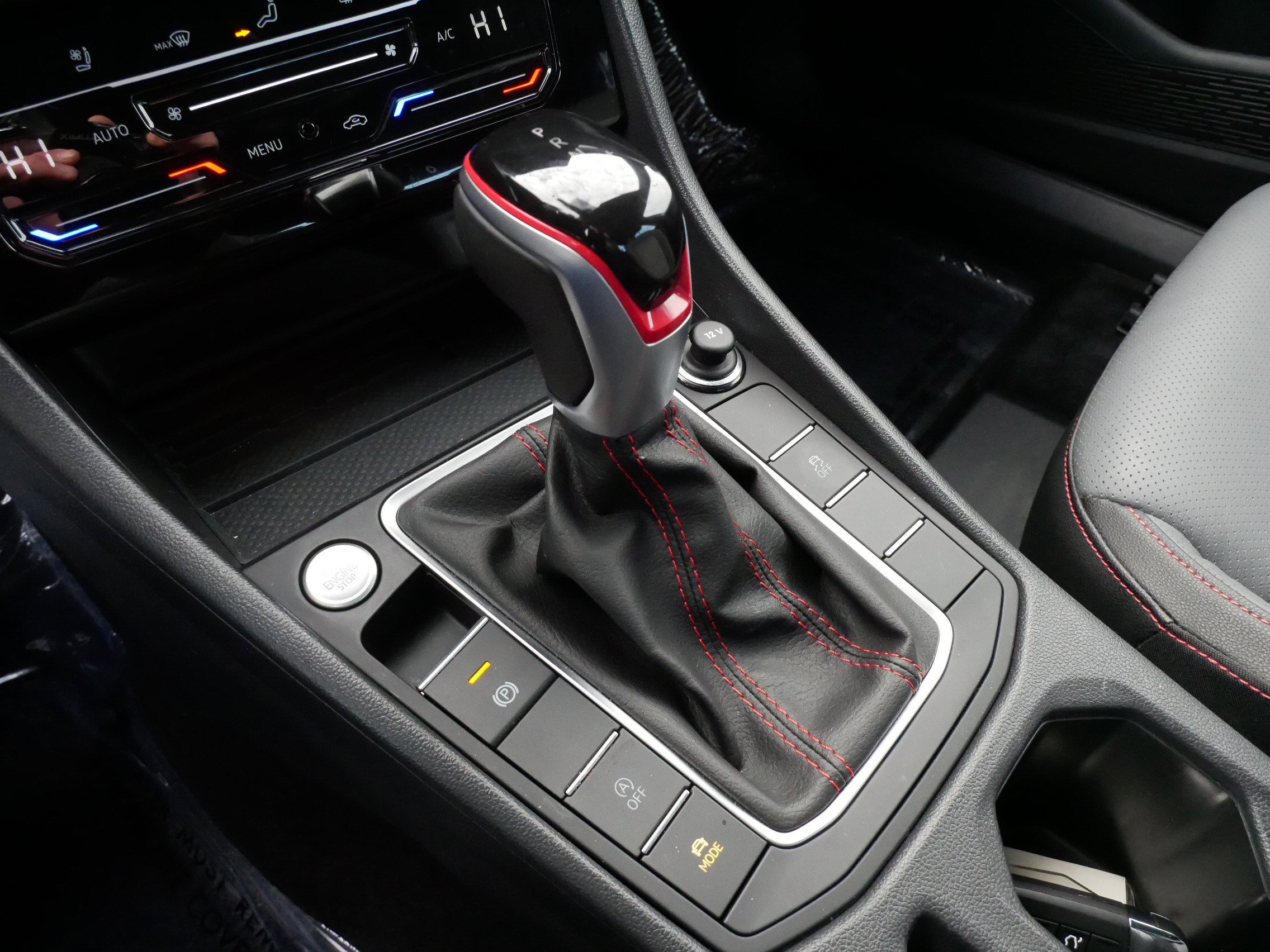 Certified 2025 Volkswagen Jetta GLI Autobahn image 24