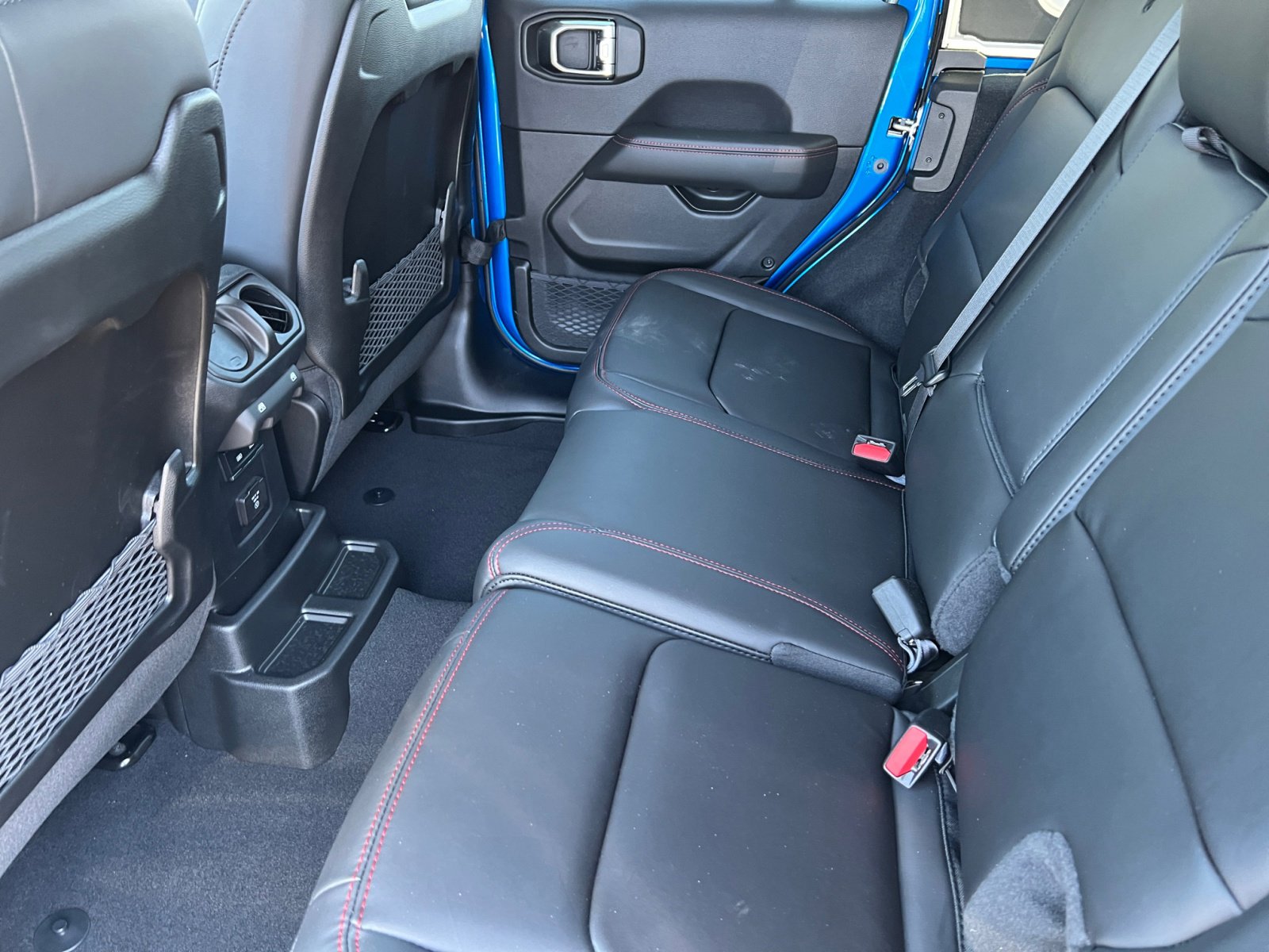 New 2025 Jeep Wrangler Unlimited Rubicon w/ Steel Bumper Group image 17