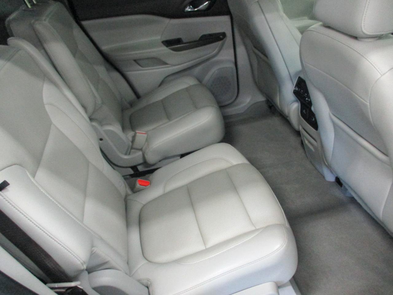 Used 2019 GMC Acadia SLT AWD/4WD image 13