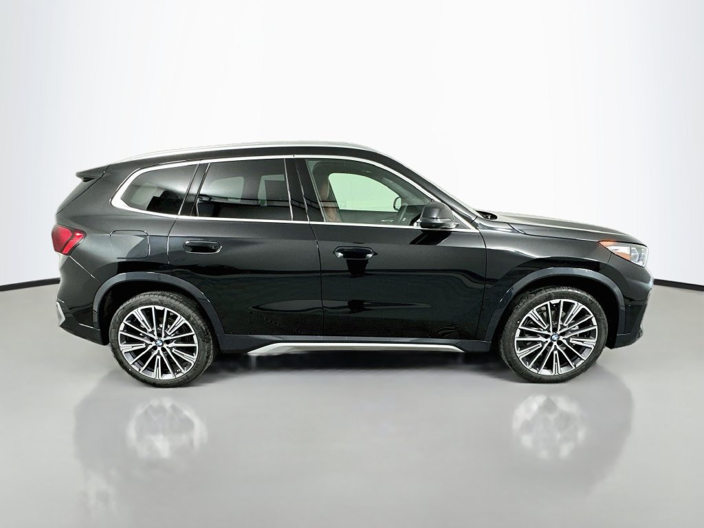 New 2027 BMW X1 xDrive28i w/ Technology Package AWD/4WD image 4