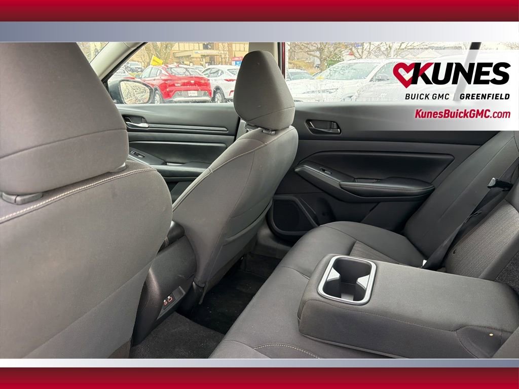 Used 2024 Nissan Altima 2.5 SV FWD image 37