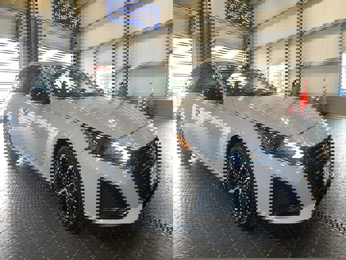 Used 2025 Nissan Altima 2.5 SR w/ SR Premium Package image 1